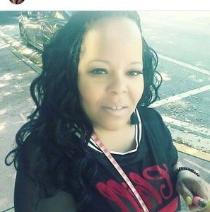 Meet your Posher, Monique